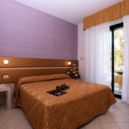 Hotel Athena Cervia Esterno foto