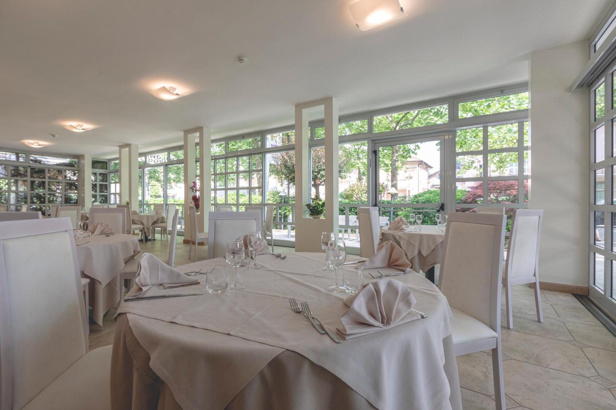 Hotel Athena Cervia Esterno foto