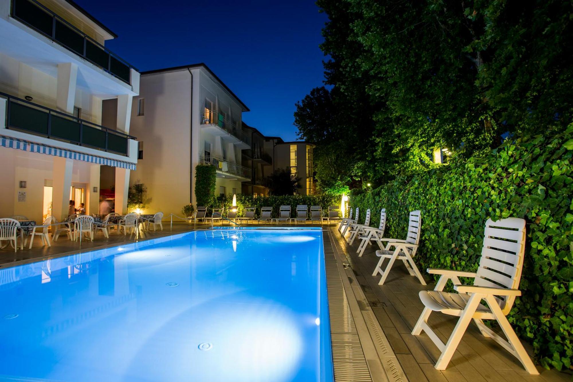 Hotel Athena Cervia Esterno foto