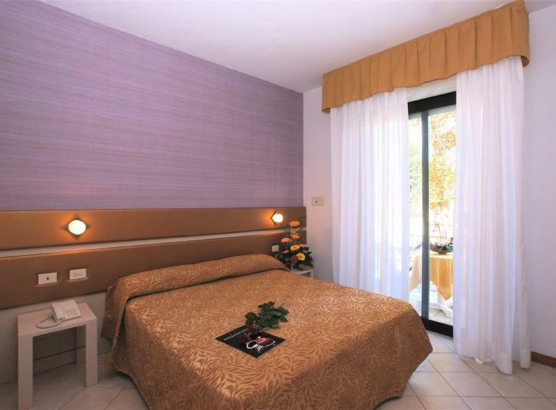 Hotel Athena Cervia Esterno foto